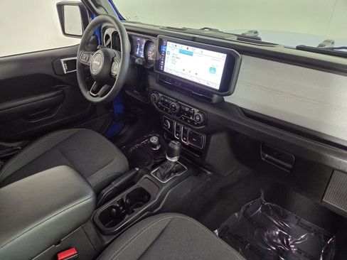 Certified 2025 Jeep Wrangler Sport S image 31