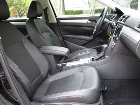 Used 2012 Volkswagen Passat TDI SE image 9