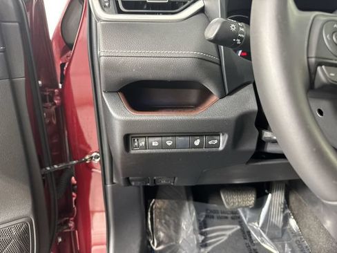 Used 2020 Toyota RAV4 Limited w/ Limited Grade Weather Package AWD/4WD image 15