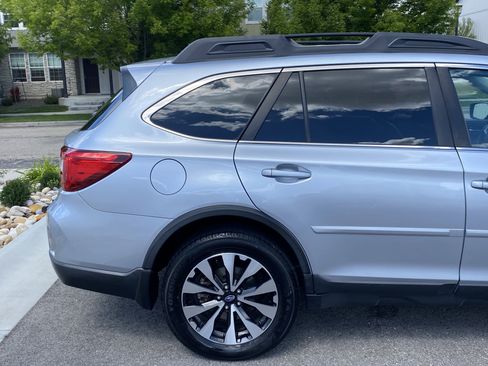 Used 2016 Subaru Outback 3.6R Limited AWD/4WD image 6