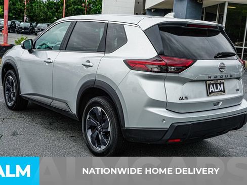 Used 2024 Nissan Rogue SV FWD image 5