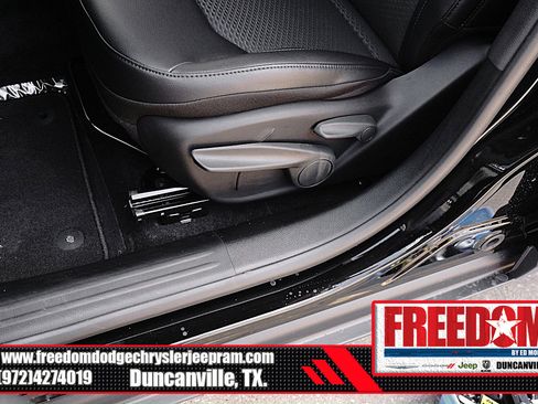 New 2026 Jeep Compass Latitude image 37