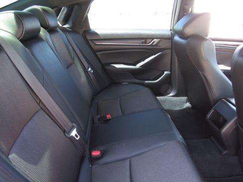 Used 2020 Honda Accord Sport image 11