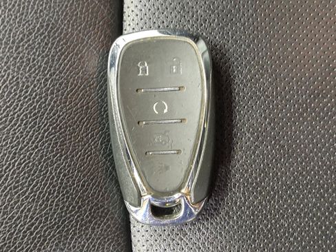 Used 2017 Chevrolet Malibu Premier w/ Driver Confidence Package image 32