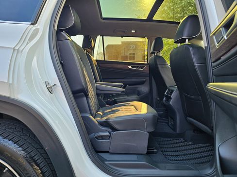 Used 2024 Volkswagen Atlas SEL Premium R-Line AWD/4WD image 12
