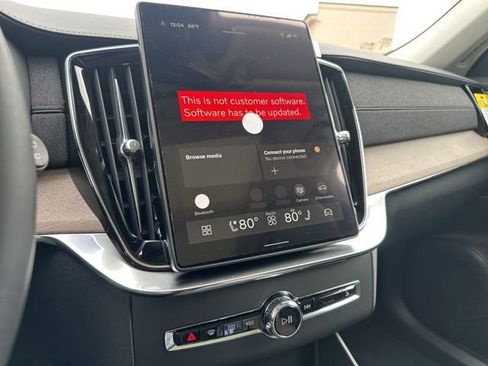 New 2026 Volvo XC90 B6 Plus w/ Protection Package Premier image 15