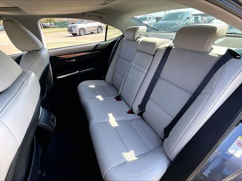 Used 2017 Lexus ES 350 w/ Premium Package image 18