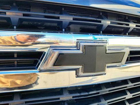 Used 2021 Chevrolet Silverado 1500 LT image 12