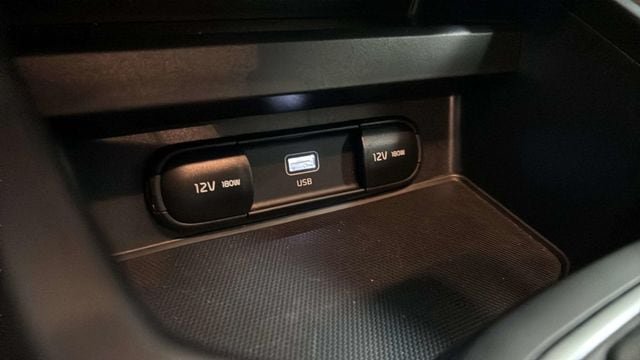 Used 2025 Kia Soul LX FWD image 23