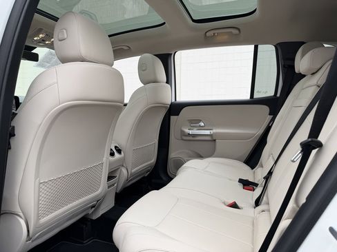 Used 2023 Mercedes-Benz GLB 250 4MATIC image 36