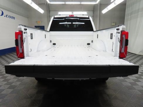 Used 2025 Ford F250 Platinum w/ Platinum Plus Package image 45