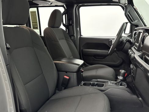 Used 2023 Jeep Wrangler Sport S image 33