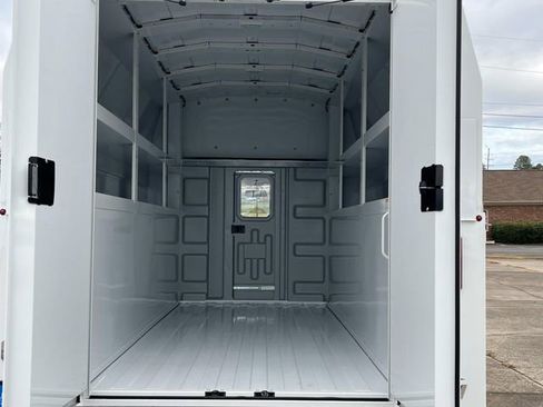 New 2025 Chevrolet Express 3500 Work Van w/ Power Convenience Package image 6