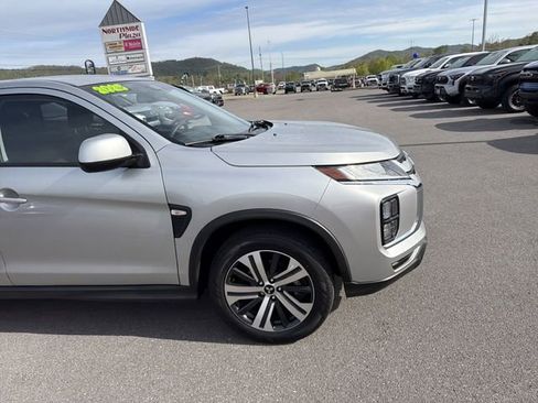 Used 2025 Mitsubishi Outlander Sport ES AWD/4WD image 4