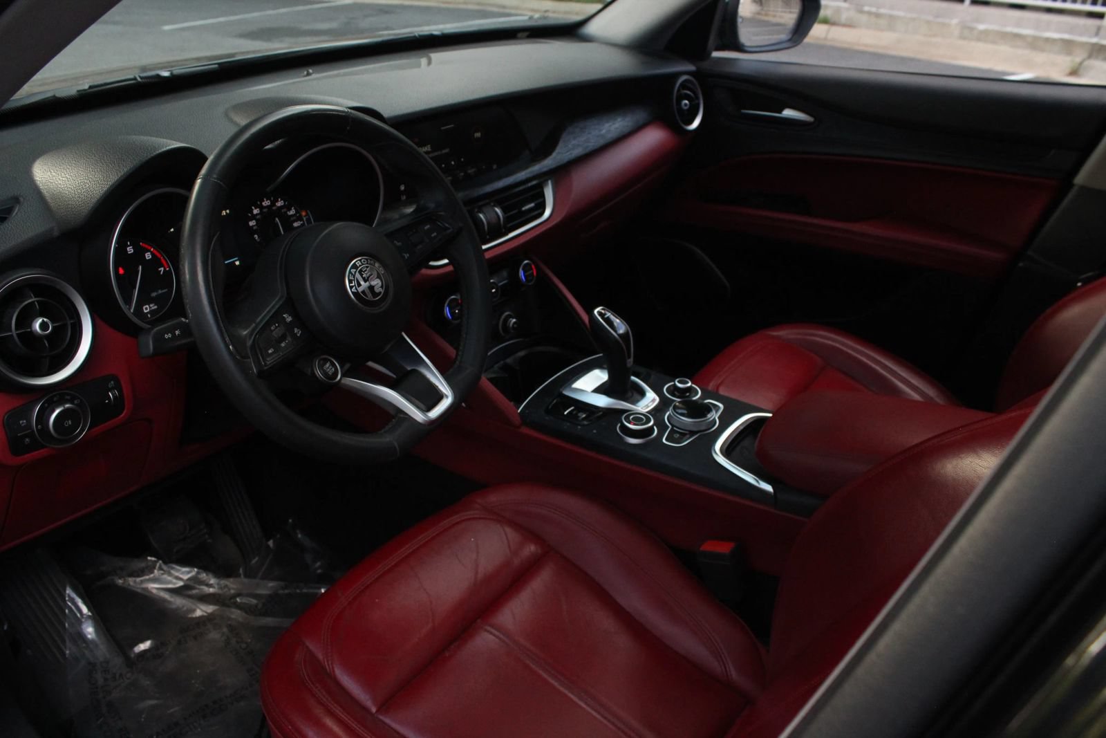Used 2020 Alfa Romeo Stelvio AWD w/ Cold Weather Package image 13