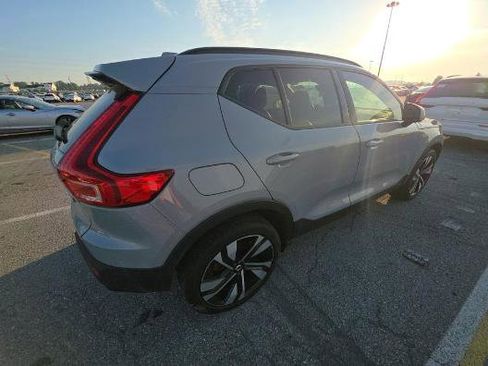 Used 2024 Volvo XC40 B5 Plus w/ Protection Package Premier AWD/4WD image 3