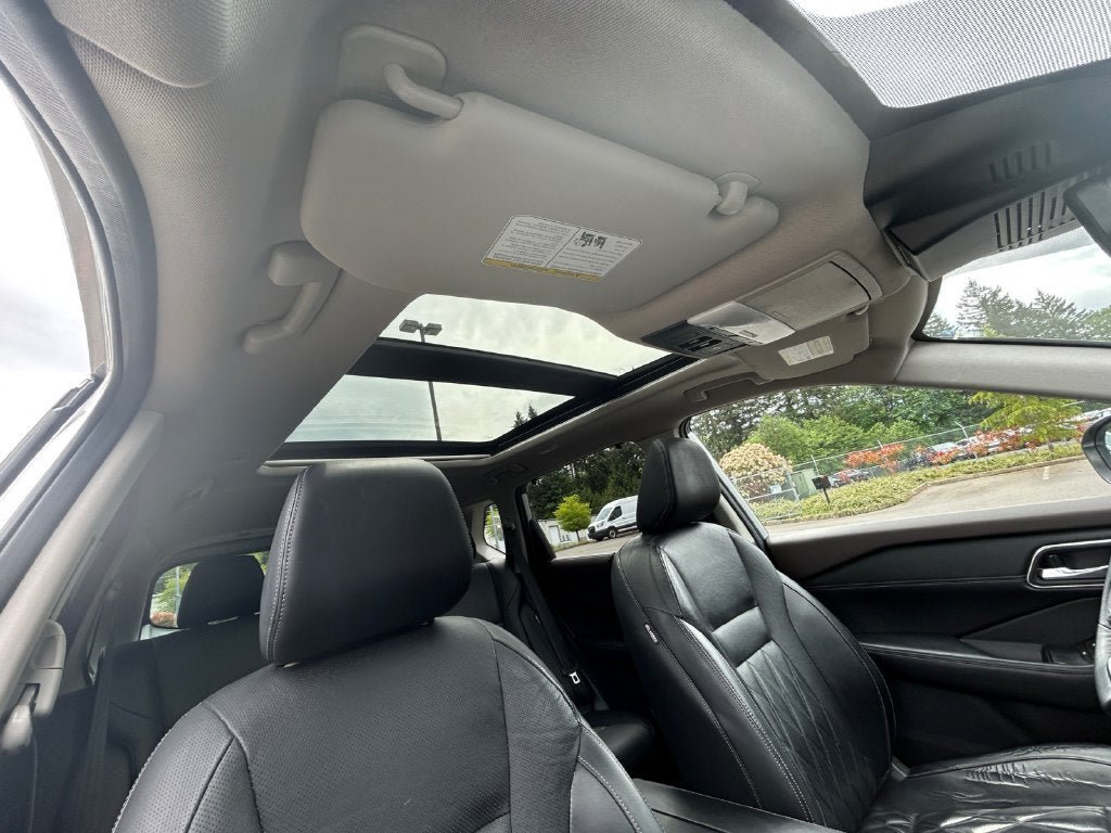 Used 2021 Nissan Rogue Platinum AWD/4WD image 28