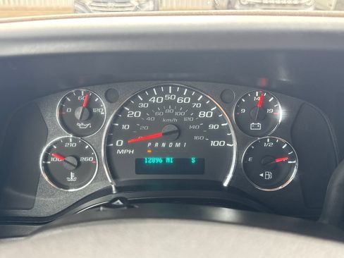 Used 2023 GMC Savana 3500 w/ Driver Convenience Package RWD image 14