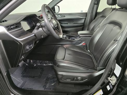 Used 2024 Jeep Grand Cherokee L Limited w/ Luxury Tech Group II AWD/4WD image 23