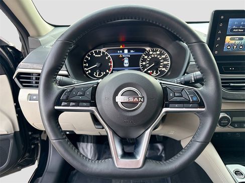 Used 2024 Nissan Altima 2.5 SL image 11