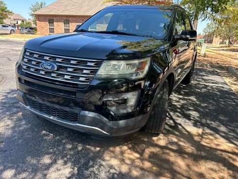 Used 2016 Ford Explorer XLT w/ Equipment Group 202A FWD image 12