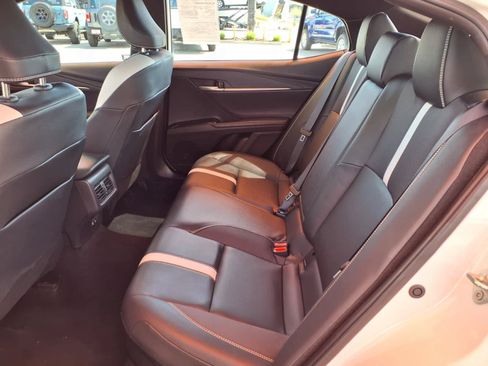 Used 2025 Toyota Camry SE FWD image 11