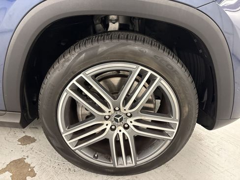 Used 2024 Mercedes-Benz GLS 450 4MATIC image 12
