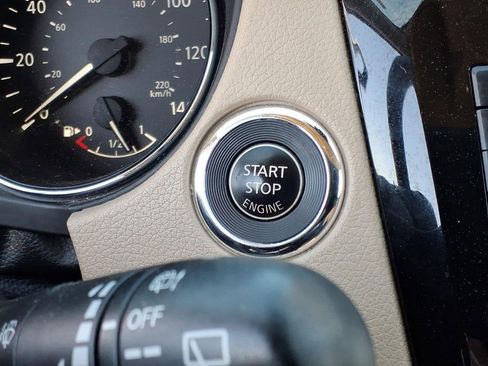 Used 2020 Nissan Rogue SL w/ Premium Package image 18