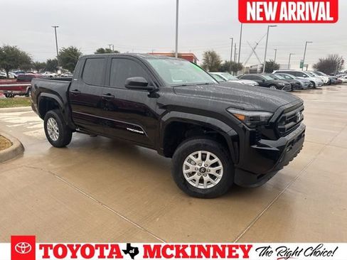 Used 2025 Toyota Tacoma SR5 image 1