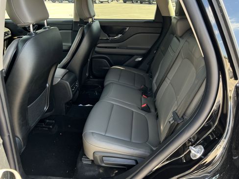 New 2025 Lincoln Corsair FWD w/ Equipment Group 101A image 28