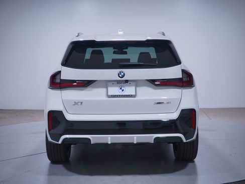 Used 2025 BMW X1 xDrive28i w/ M Sport Package AWD/4WD image 5
