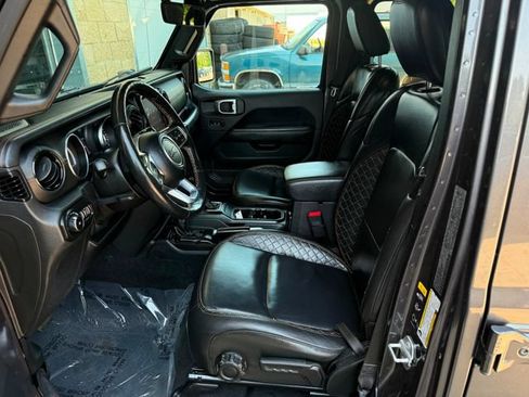 Used 2021 Jeep Wrangler Unlimited Sahara AWD/4WD image 5