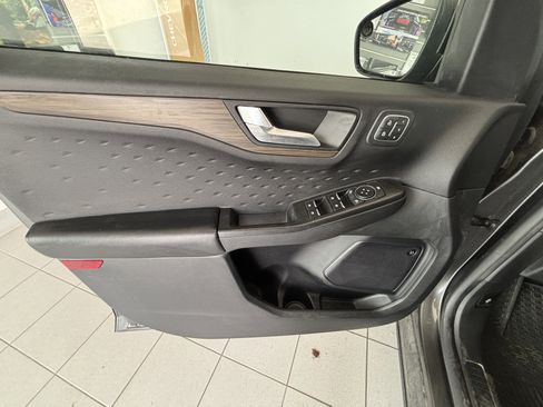 Used 2020 Ford Escape Titanium AWD/4WD image 10