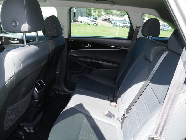 Used 2019 Kia Sorento FWD image 19