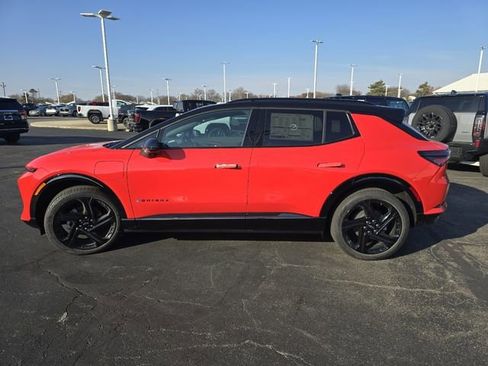 New 2026 Chevrolet Equinox EV LT image 16