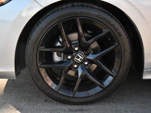 Used 2023 Honda Civic Sport image 12