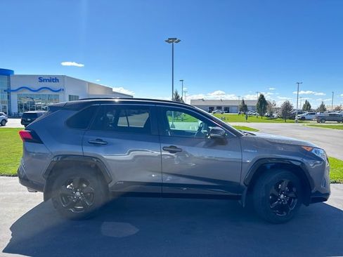 Used 2021 Toyota RAV4 XSE w/ Carpet Mat Package (TMS) AWD/4WD image 3