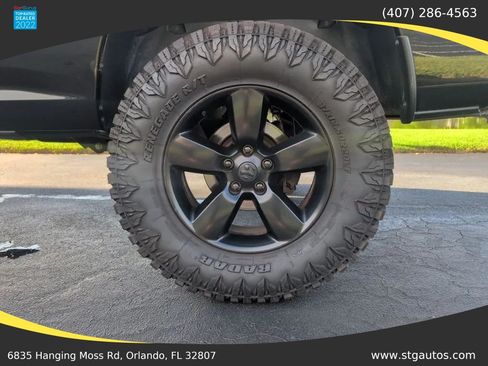 Used 2017 RAM 1500 Express w/ Black Ram 1500 Express Group RWD image 31