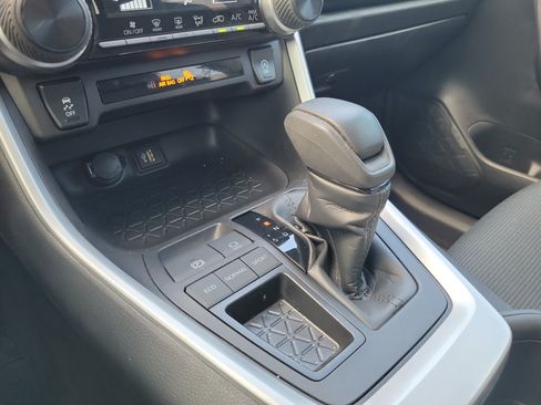 Used 2024 Toyota RAV4 LE FWD image 28