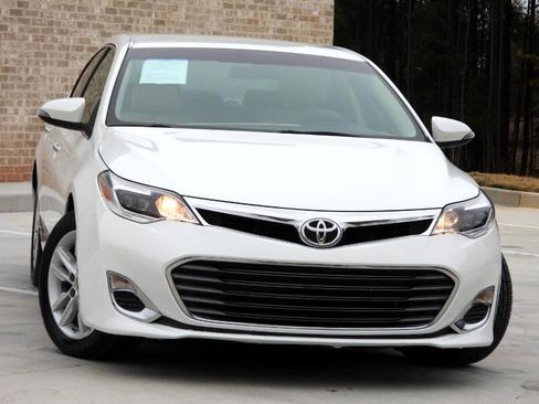 Used 2013 Toyota Avalon XLE image 12
