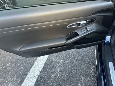 Used 2019 Porsche 718 Boxster image 18