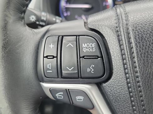 Used 2015 Toyota Highlander Limited Platinum AWD/4WD image 20