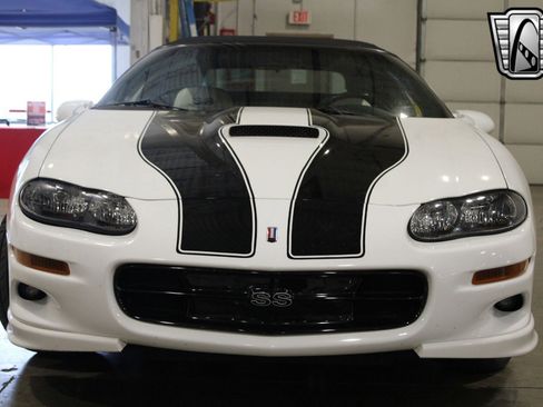 Used 2001 Chevrolet Camaro Z28 w/ SS Performance/Appearance Pkg image 15