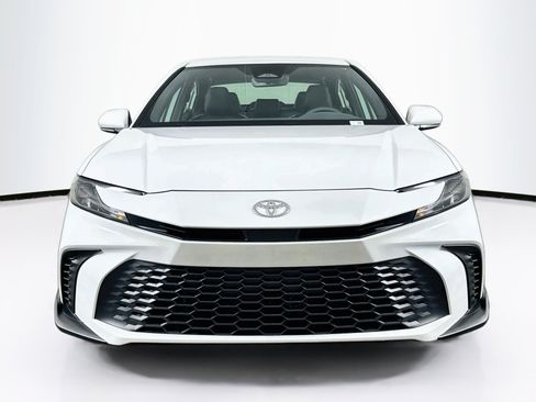 Used 2026 Toyota Camry SE w/ Convenience Package FWD image 2