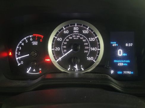 Used 2021 Toyota Corolla LE w/ Carpet Mat Package (TMS) FWD image 23