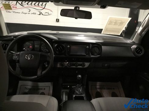 Used 2017 Toyota Tacoma SR image 30