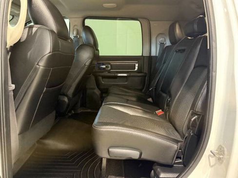 Used 2017 RAM 3500 Laramie w/ Convenience Group AWD/4WD image 16