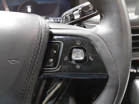 Used 2024 Lincoln Aviator AWD w/ Premium Package image 39