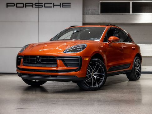 Certified 2025 Porsche Macan AWD/4WD image 1