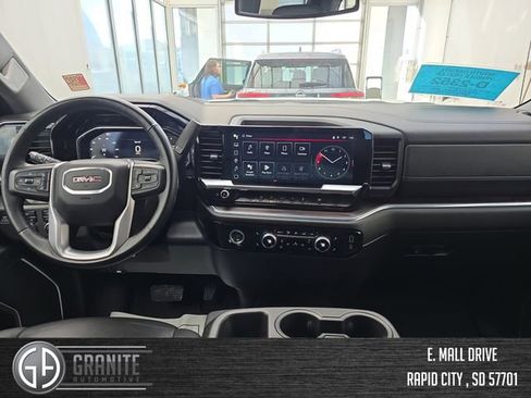 Used 2024 GMC Sierra 1500 SLT AWD/4WD image 12